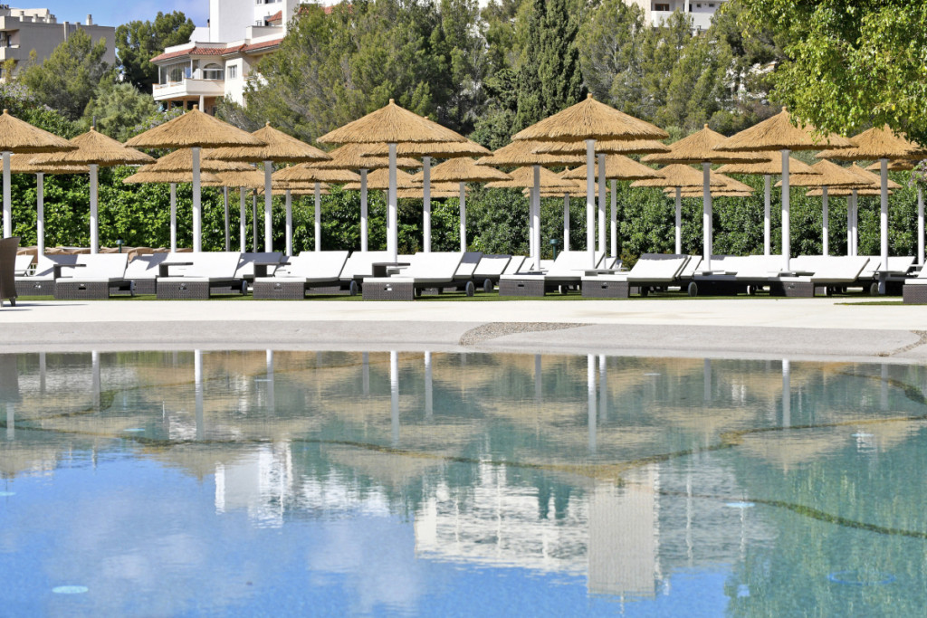 A sea of enjoyment and relaxation